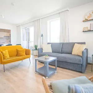 Apartment Between Waves